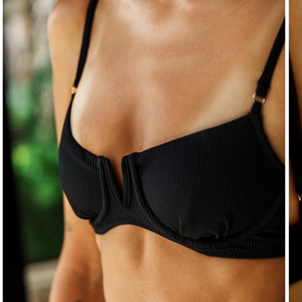 Ribbed Underwire Black Bikini Top